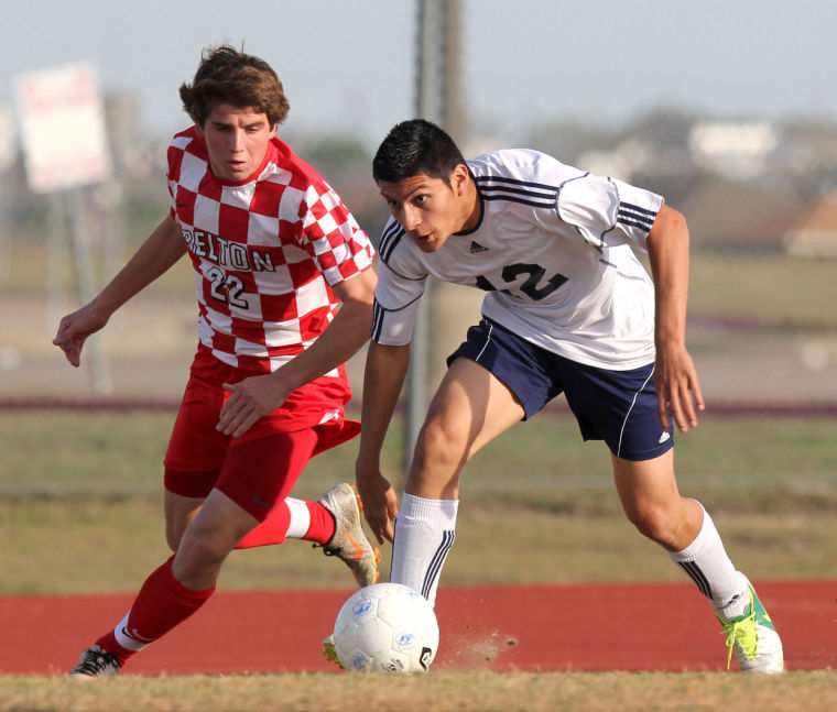 BeltonShoemakerSoccer5.jpg